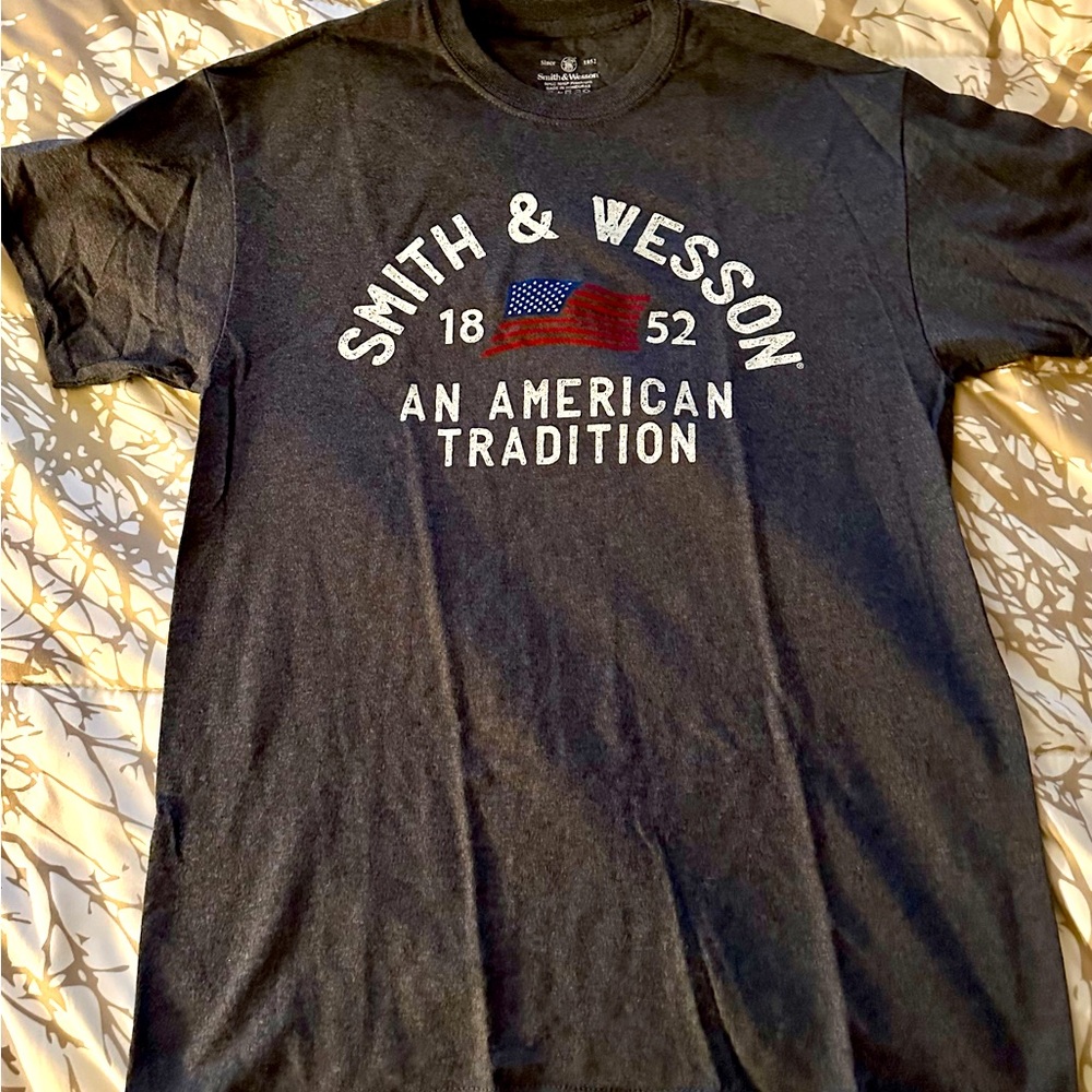 Women’s/Unisex Smith & Wesson T Shirt
